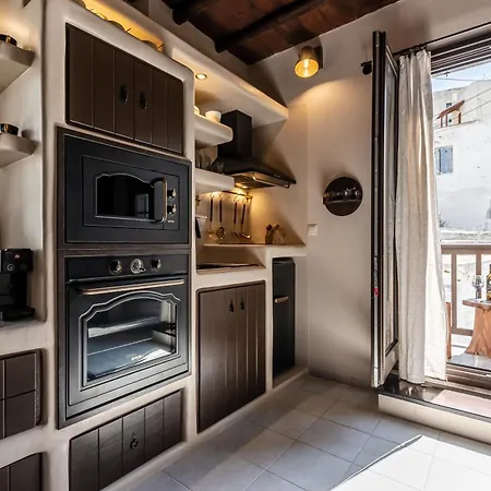 Domus Castrum Apartment