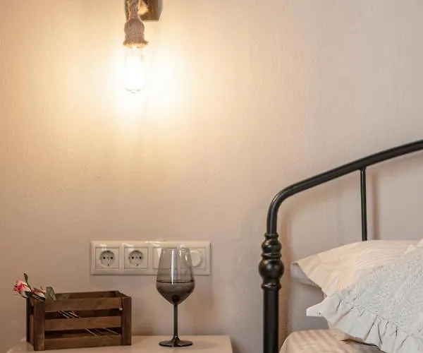 Domus Castrum Apartment Naxos City